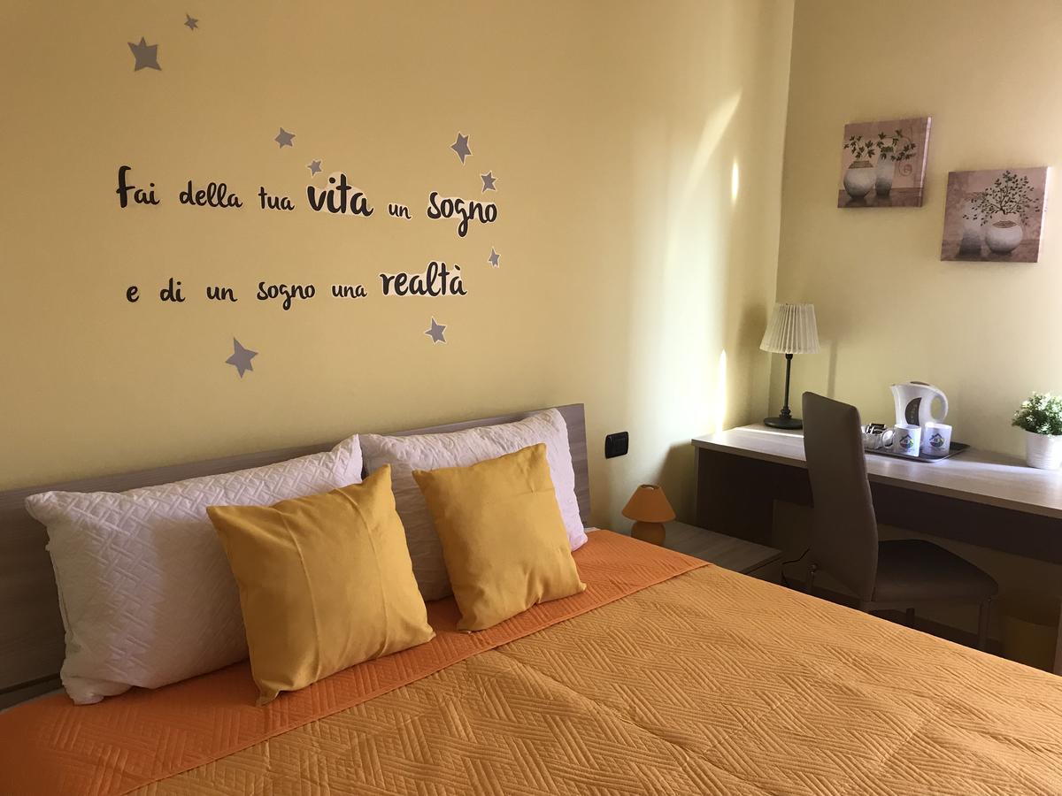 Color House Malpensa B&B Cassano Magnago Ngoại thất bức ảnh