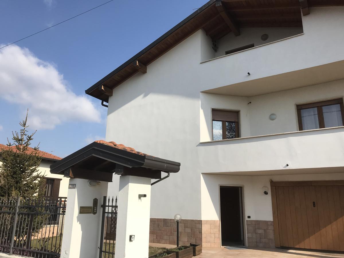 Color House Malpensa B&B Cassano Magnago Ngoại thất bức ảnh